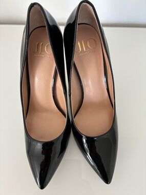 Jennifer Lopez Black Patent Pointed-Toe Pumps Size 9